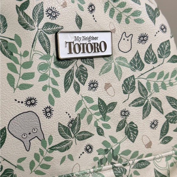 Bioworld Leafy Green and Cream Backpack - Picture 3 of 4